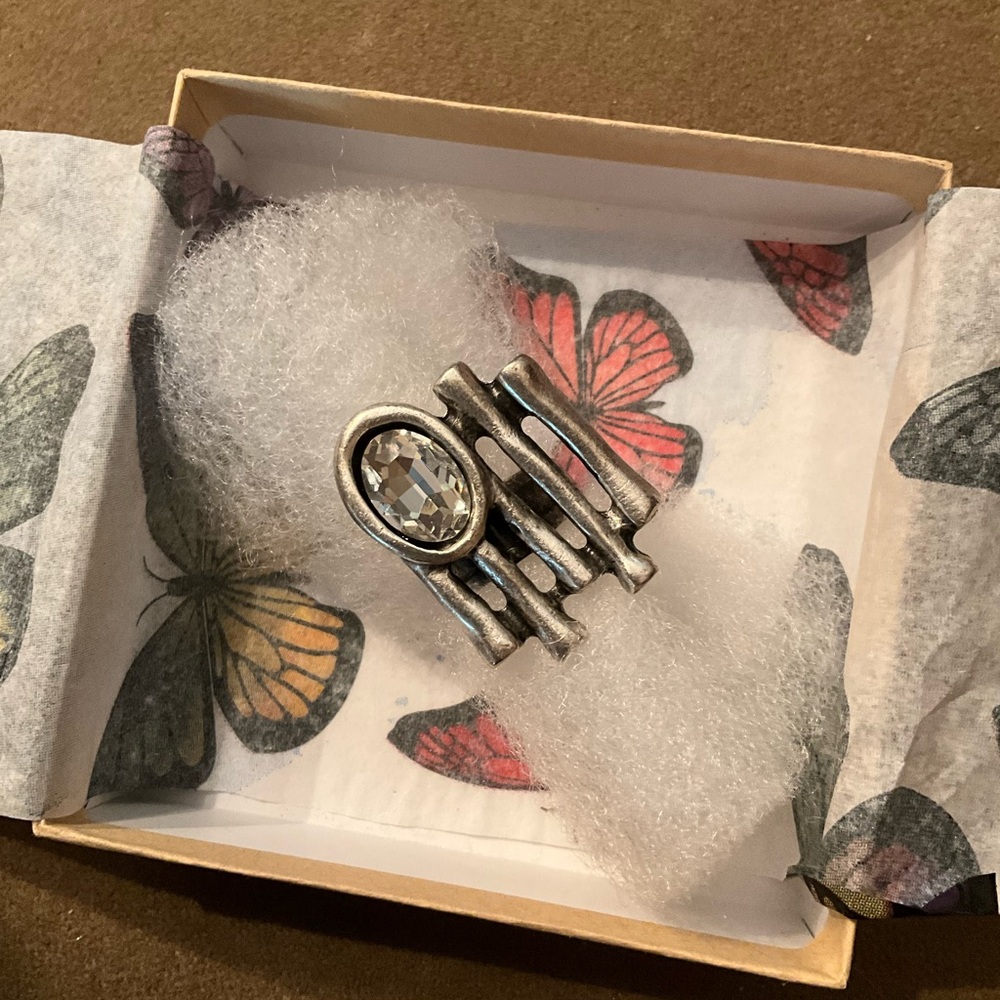 Silver Ring With Large Clear Rhinestone - image 5